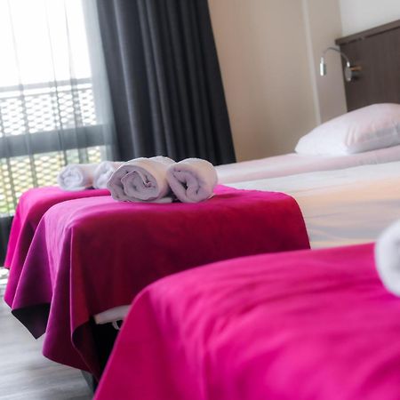 Bas World Hotel Veghel Esterno foto