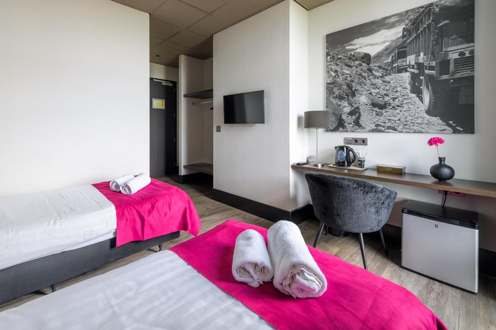 Bas World Hotel Veghel Esterno foto